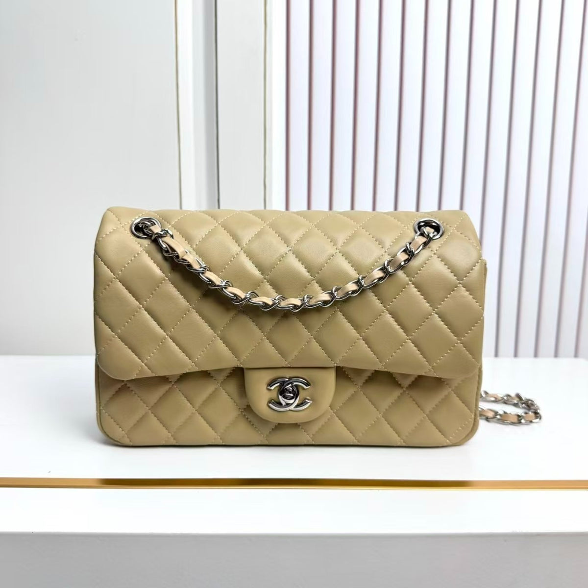 Bolso Clásico Beige 23 cm