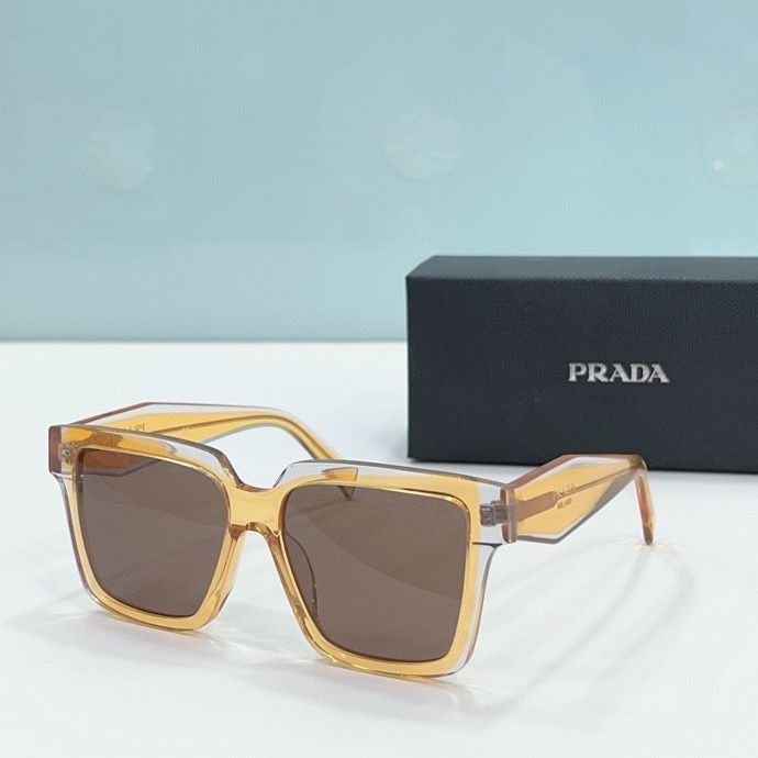 Gafas de sol de la colección Prada Lentes en verde loden