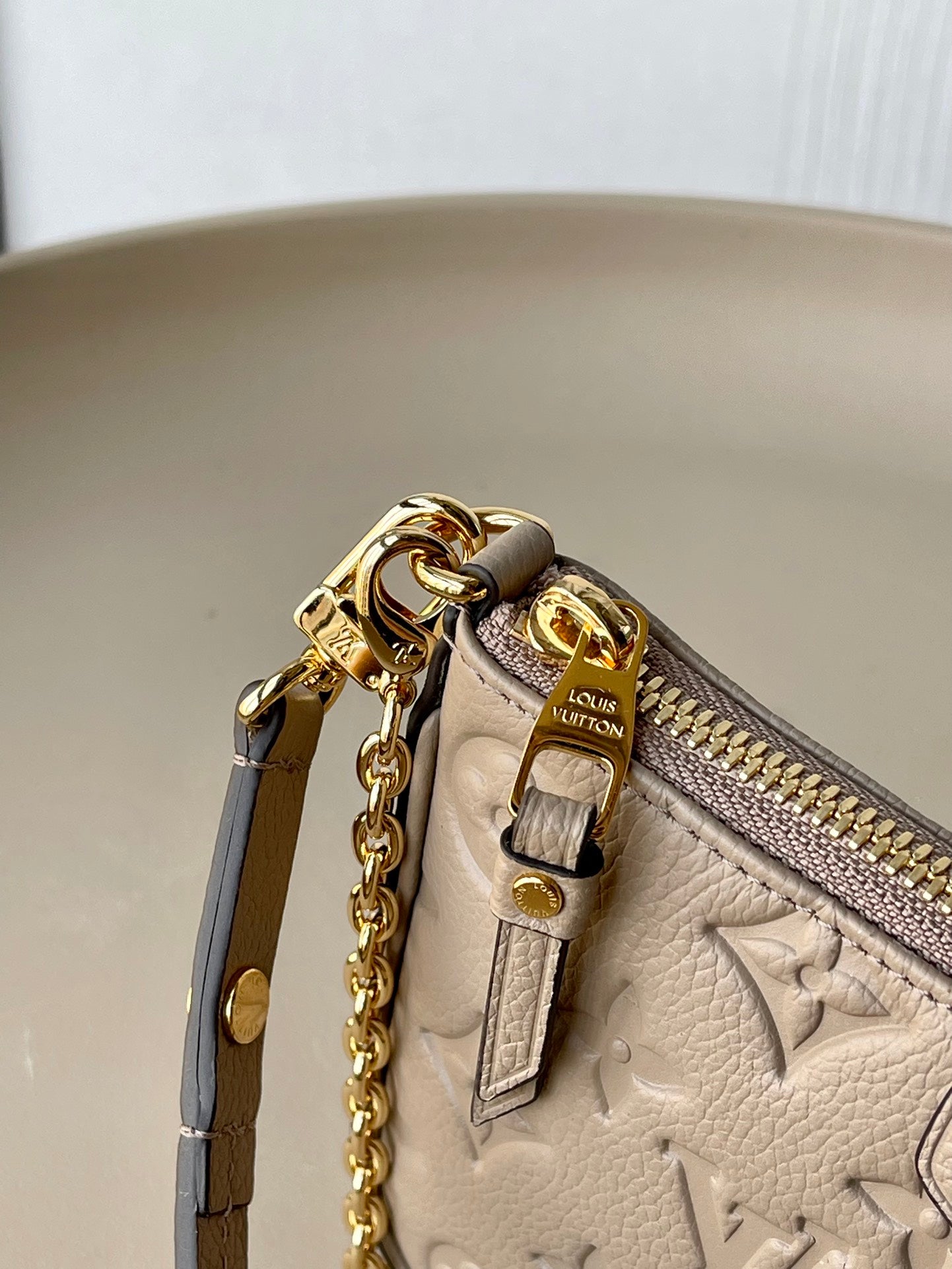 Bolso Easy Pouch On Strap Duna