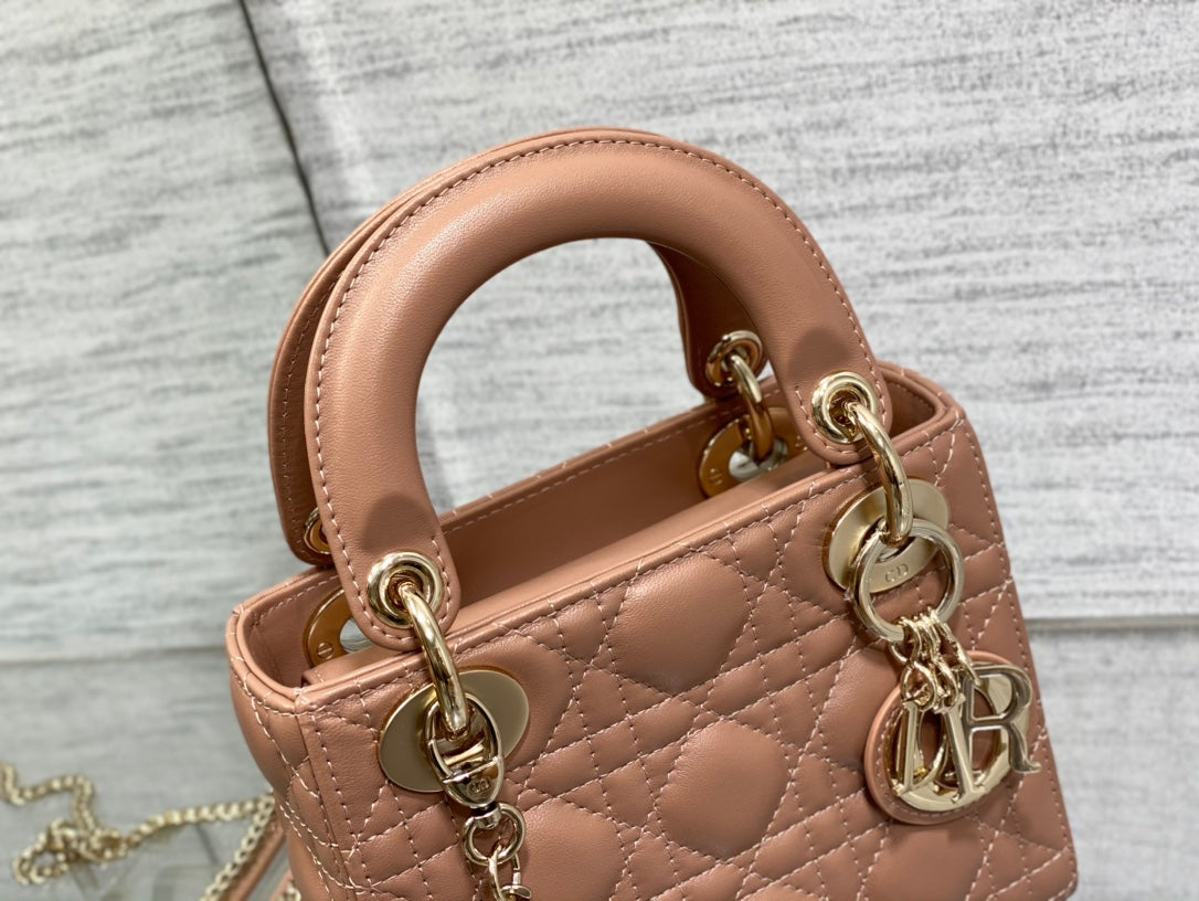 Minibolso Lady Dior maquillaje 17 cm