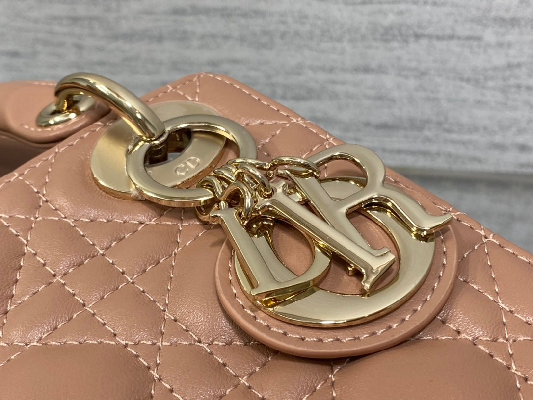 Minibolso Lady Dior maquillaje 17 cm