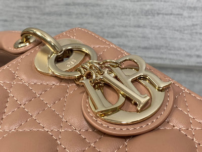 Minibolso Lady Dior maquillaje 17 cm