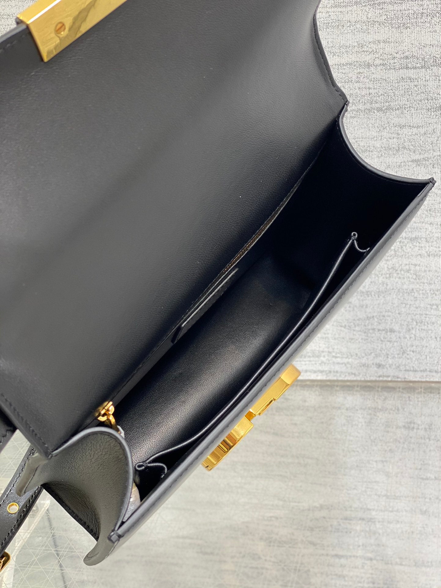 Bolso 30 Montaigne negro 24 cm