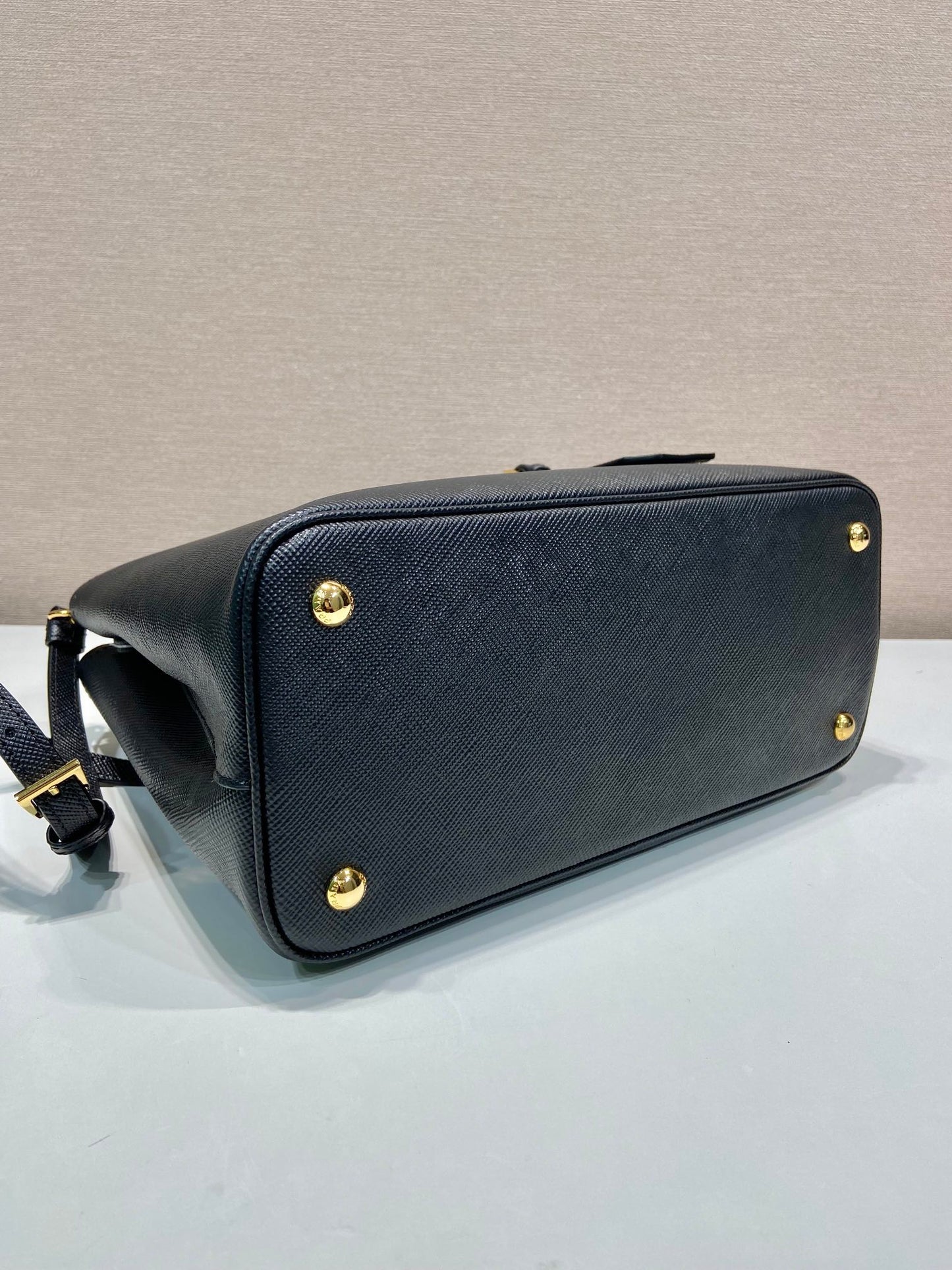 Bolso Double Saffiano Negro 25 cm