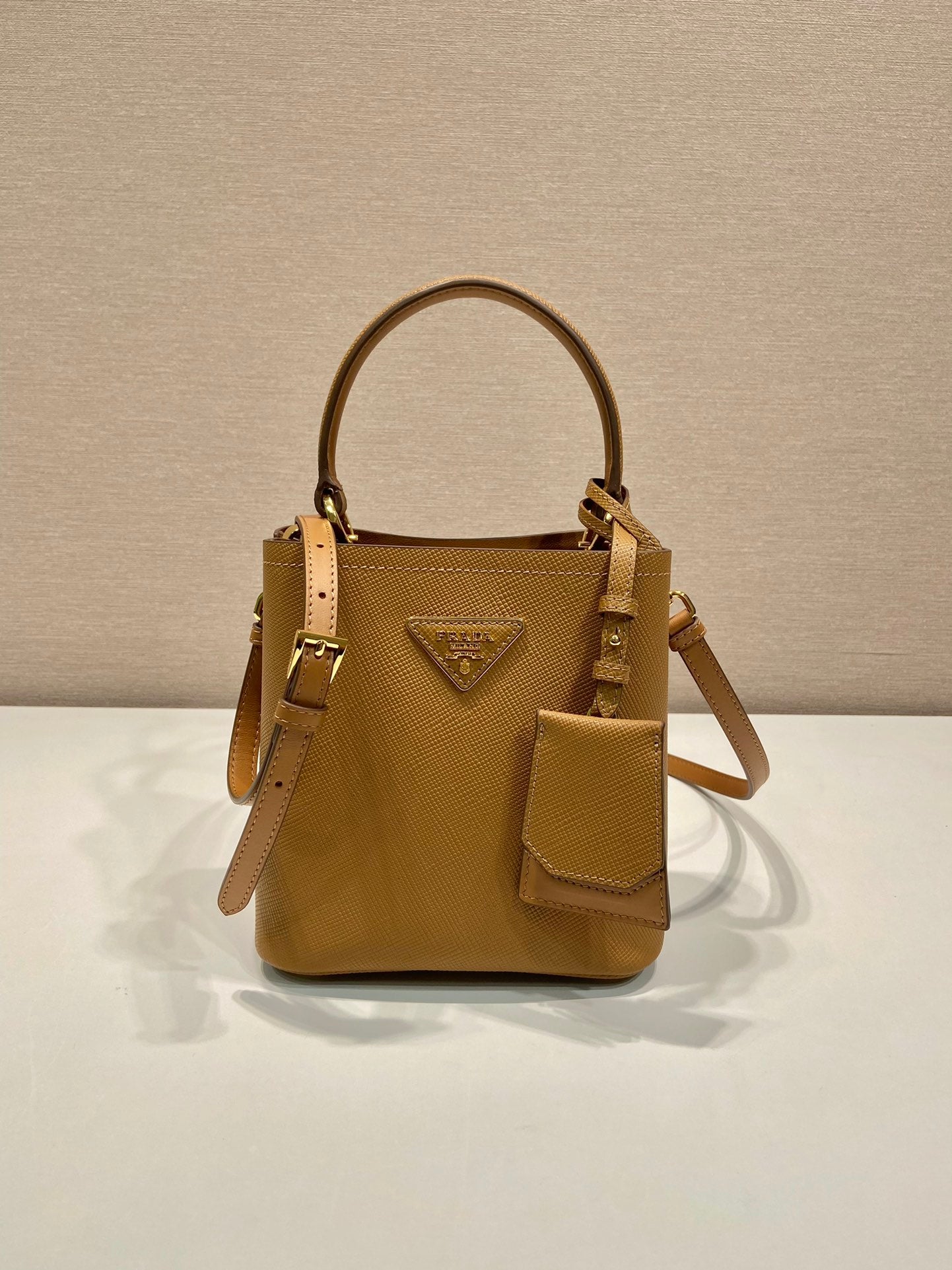 Bolso Saffiano Panier Marrón 17 cm