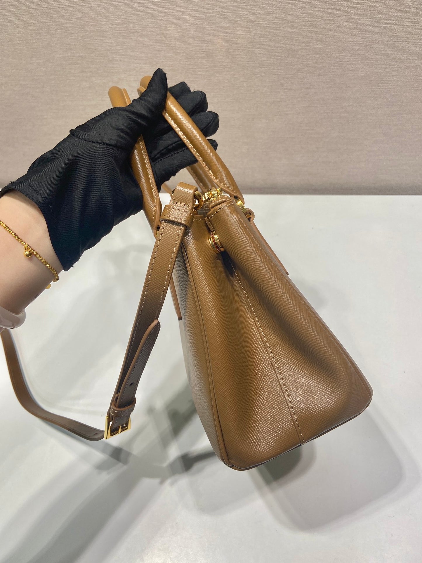 Bolso Galleria Saffiano Marrón 25 cm