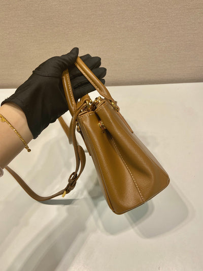 Minibolso Galleria Saffiano Beige 20 cm