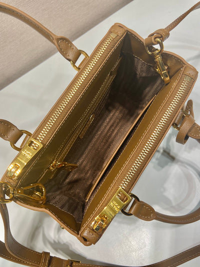 Minibolso Galleria Saffiano Beige 20 cm