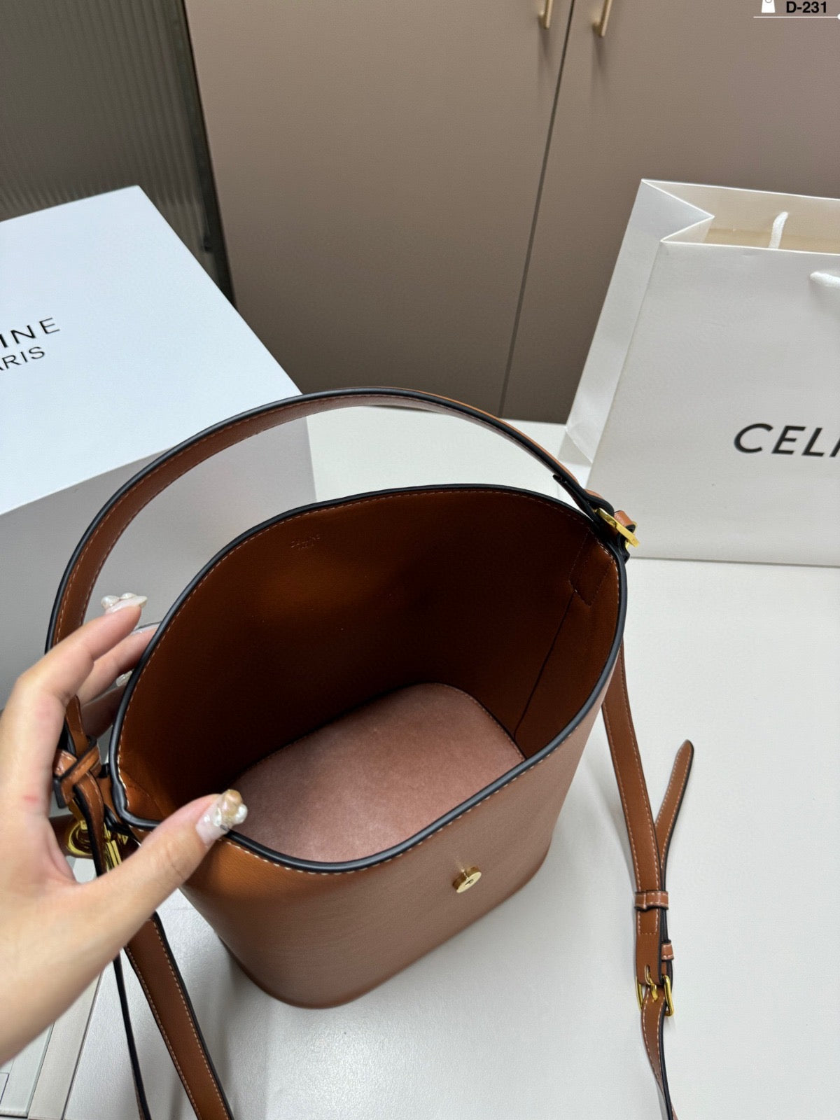 Bolso Louise Mediano Marrón 23 cm