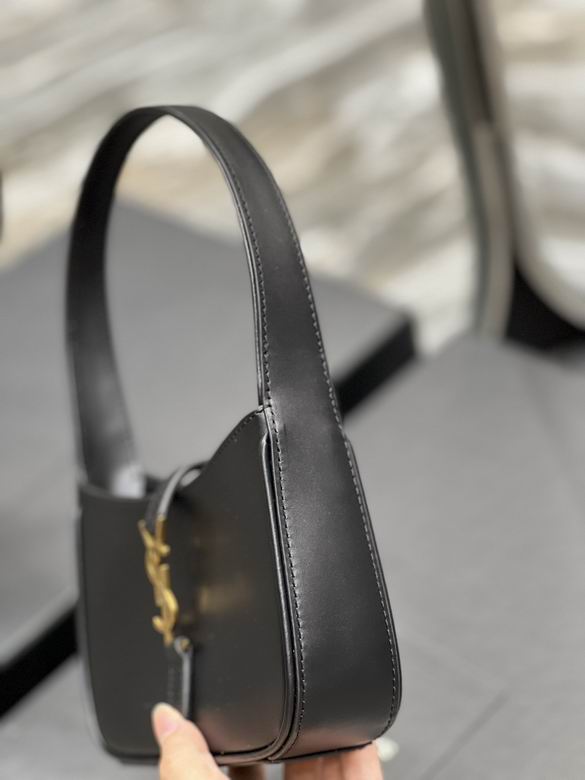 Bolso Mini Le 5 à 7 Negro 19 cm