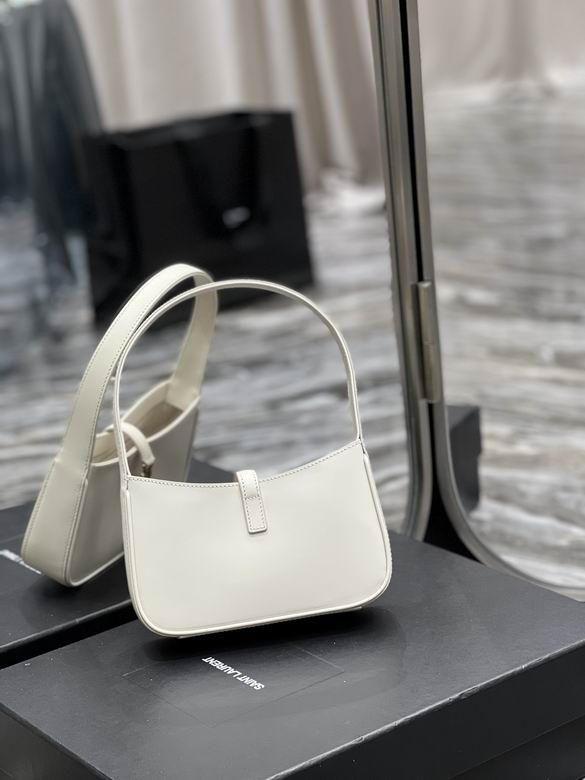 Bolso Le 5 à 7 Blanco 19 cm