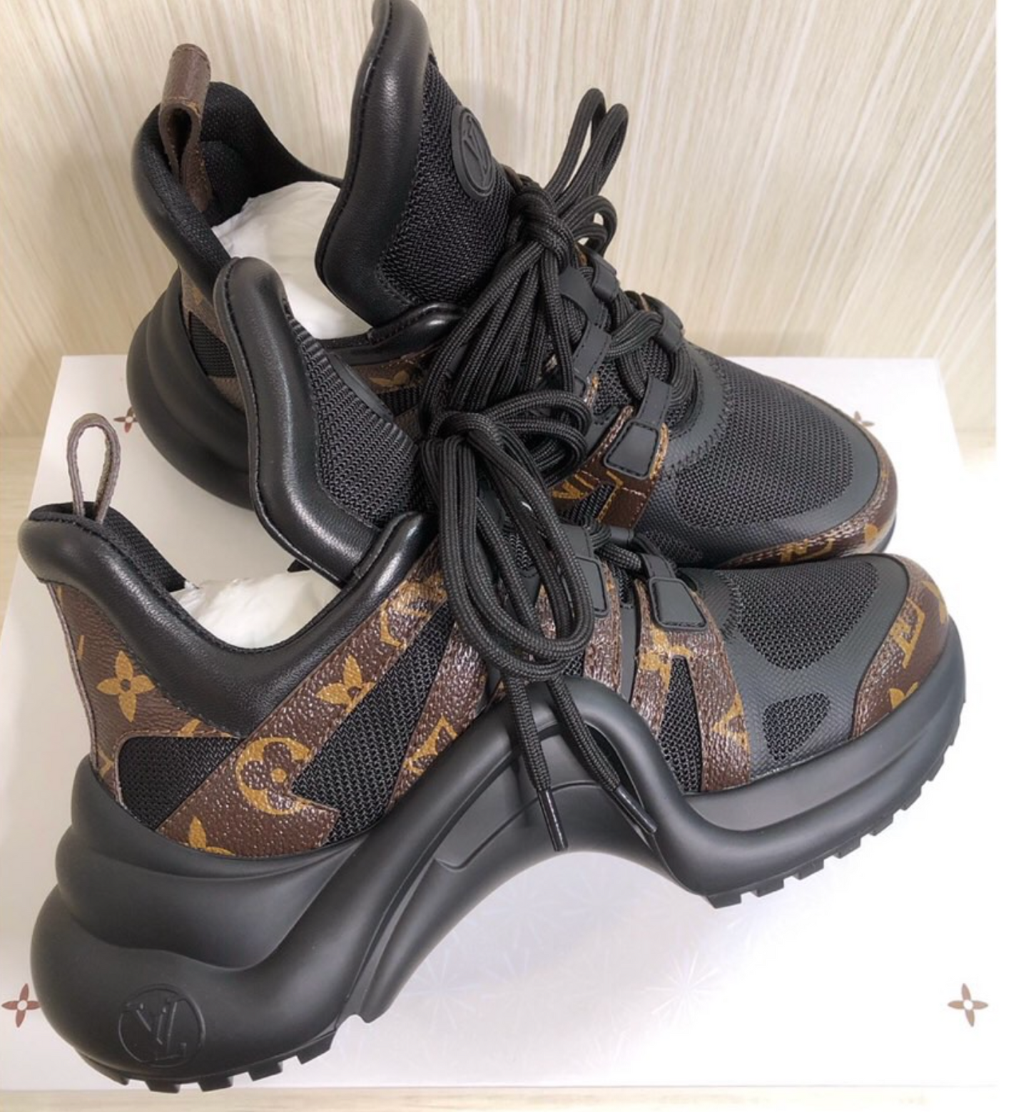 Zapatilla Deportiva LV Archlight