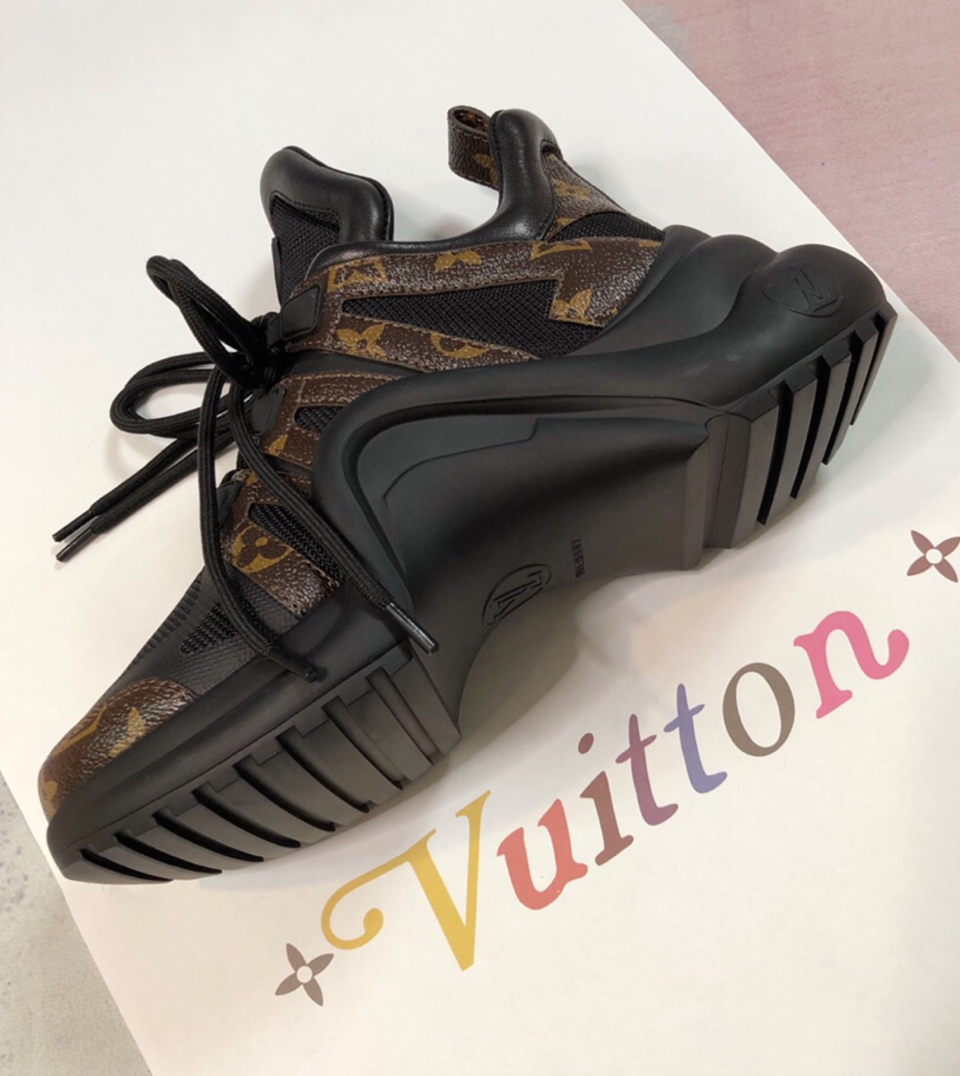 Zapatilla Deportiva LV Archlight