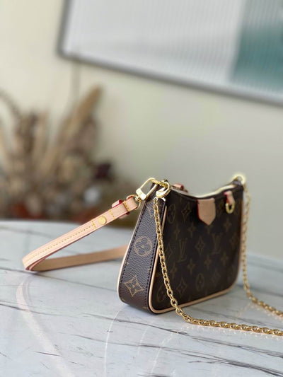 Bolso Easy Pouch On Strap Monograma