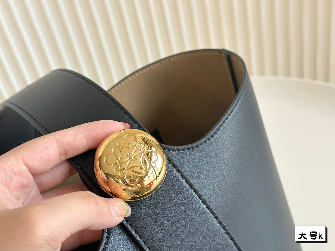 Bolso Pebble Bucket Negro 19 cm