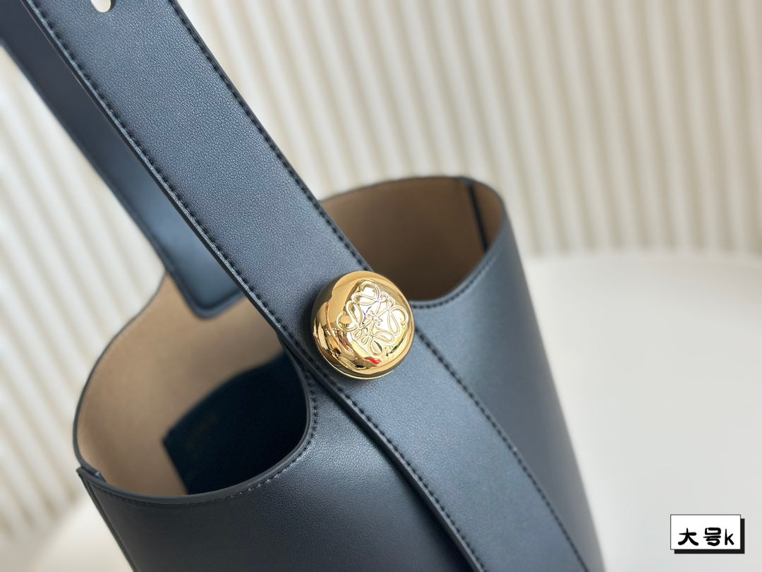 Bolso Pebble Bucket Negro 19 cm