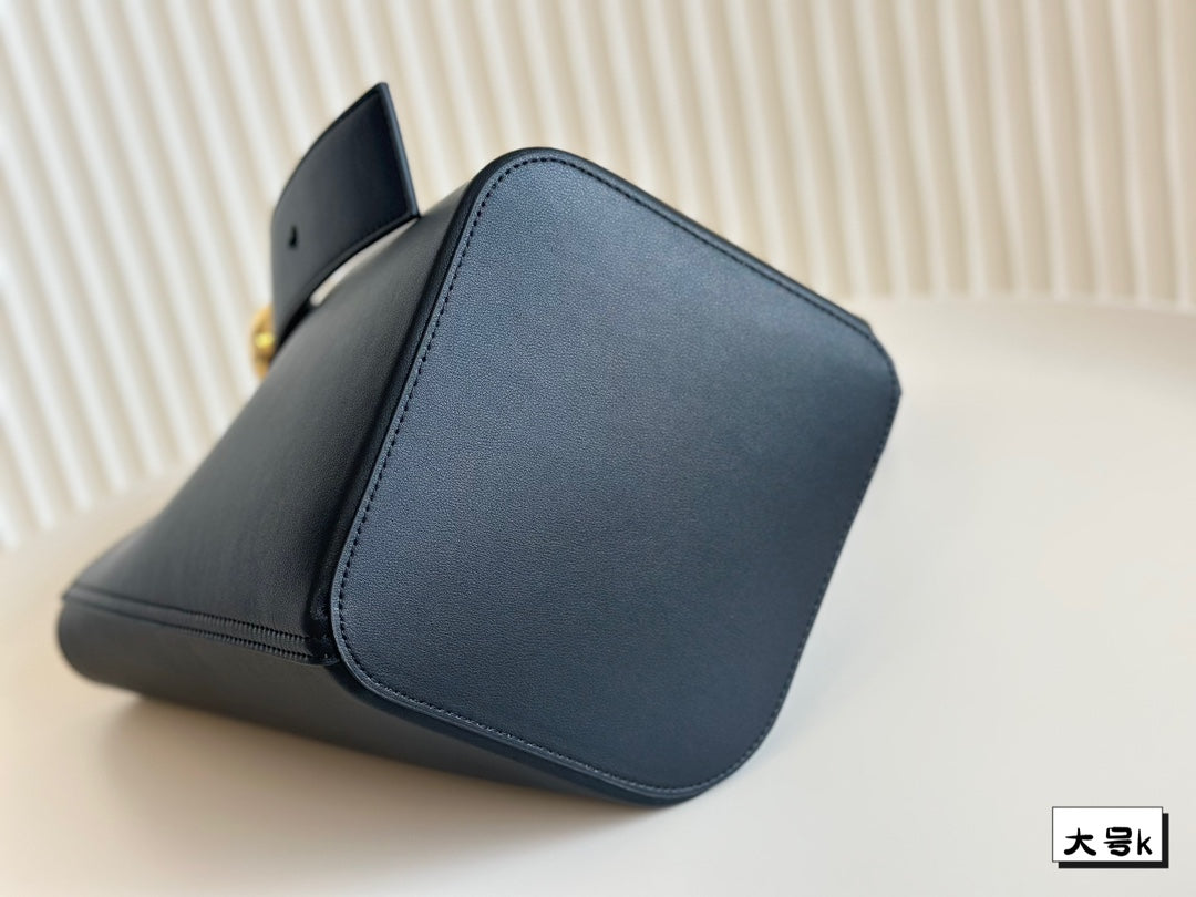 Bolso Pebble Bucket Negro 19 cm