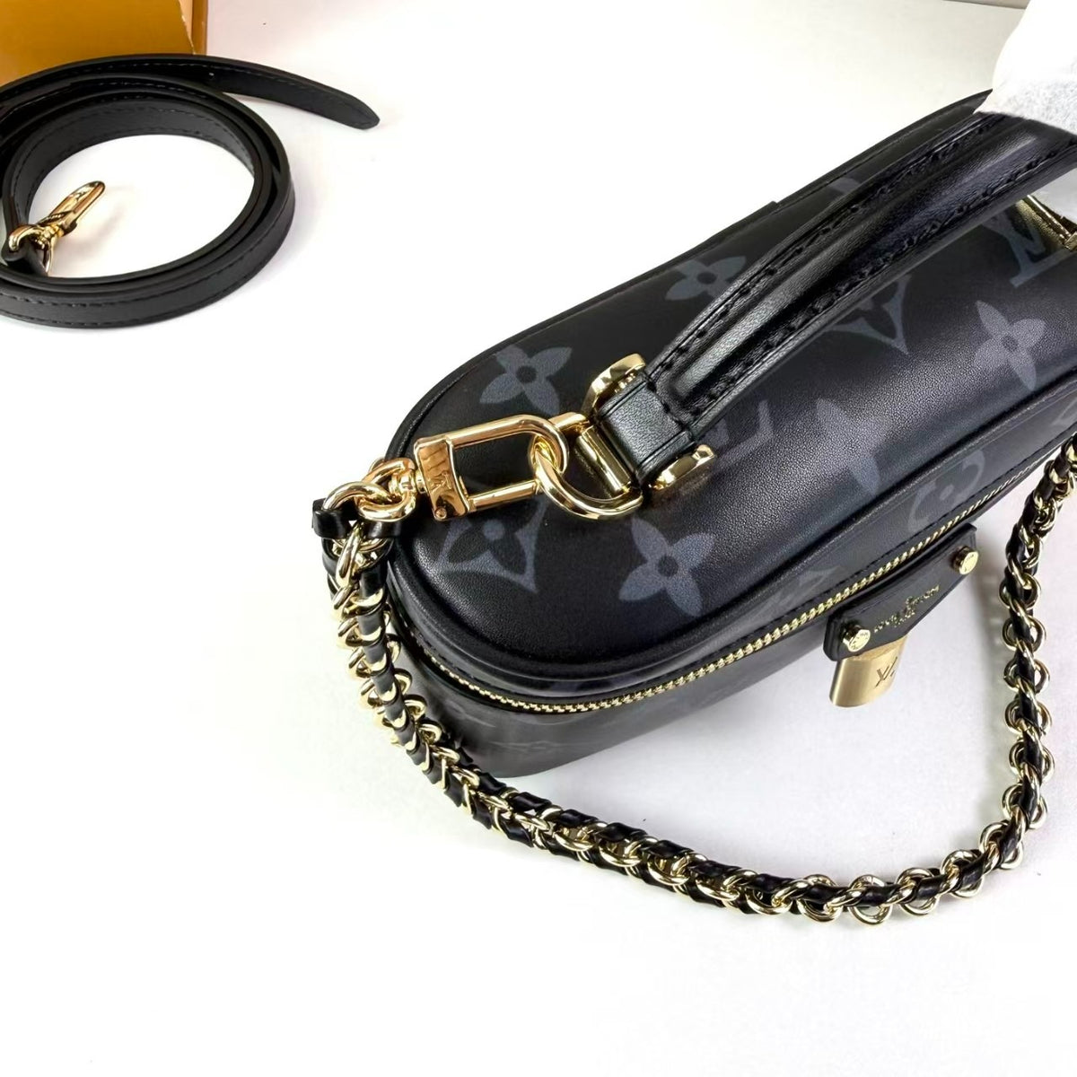 Bolso Vanity Chain Pouch