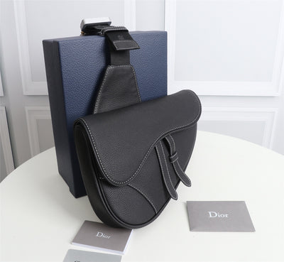 Bolso Saddle Dior Oblique en Piel de becerro graneada negra