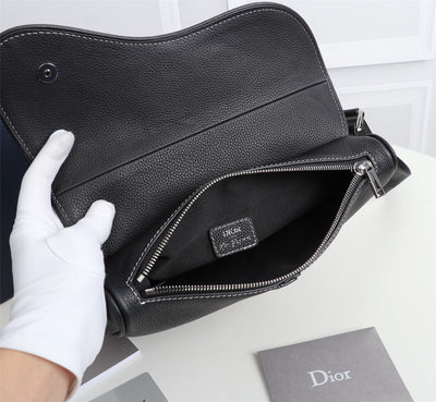 Bolso Saddle Dior Oblique en Piel de becerro graneada negra