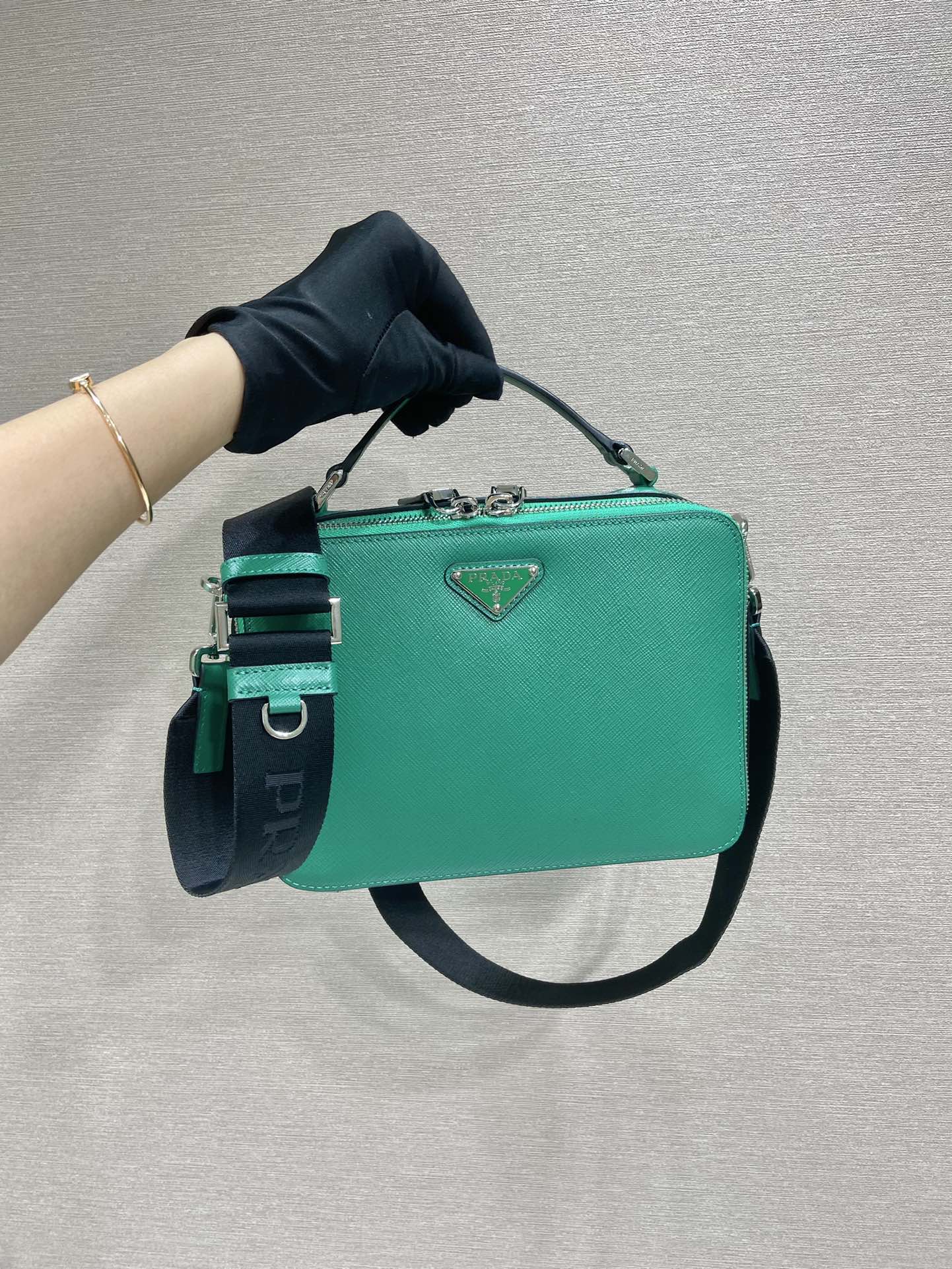 Bolso Prada Brique de piel Saffiano Verde