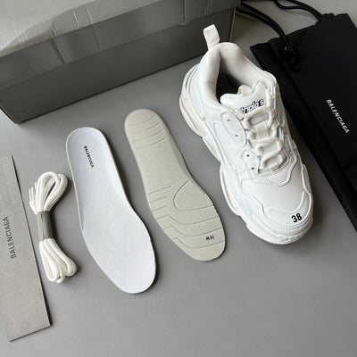 Zapatillas Balenciaga Triple S Blancas