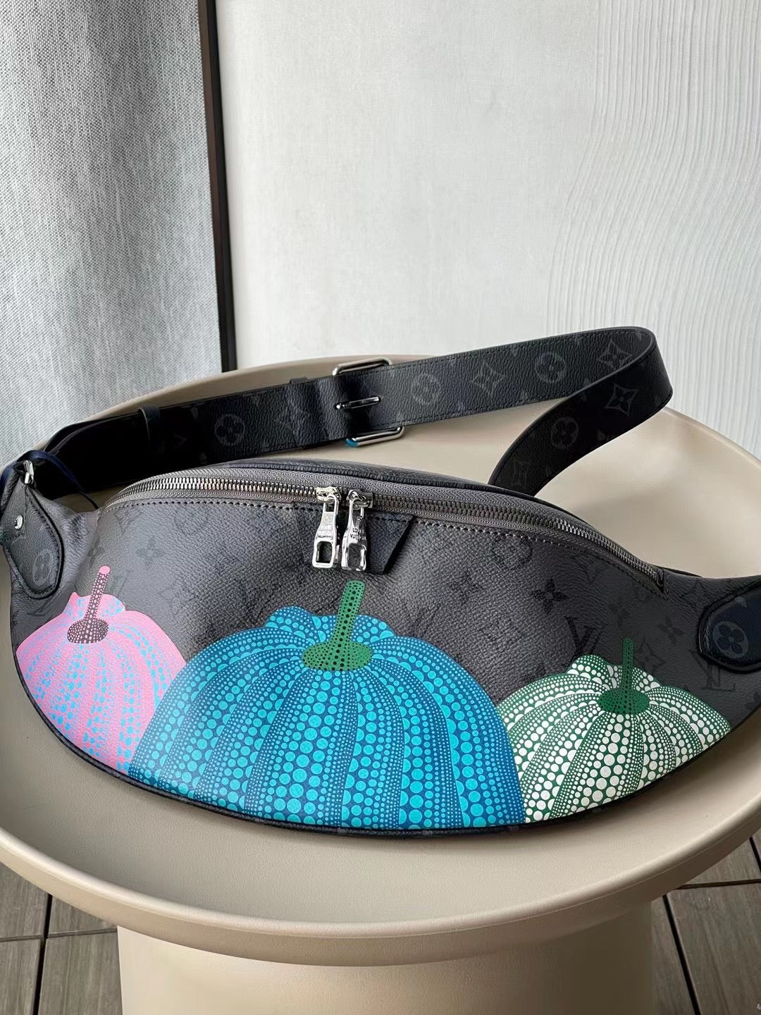 LV x YK Riñonera Maxi