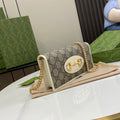 Cartera Beige Horsebit 1955 con cadena