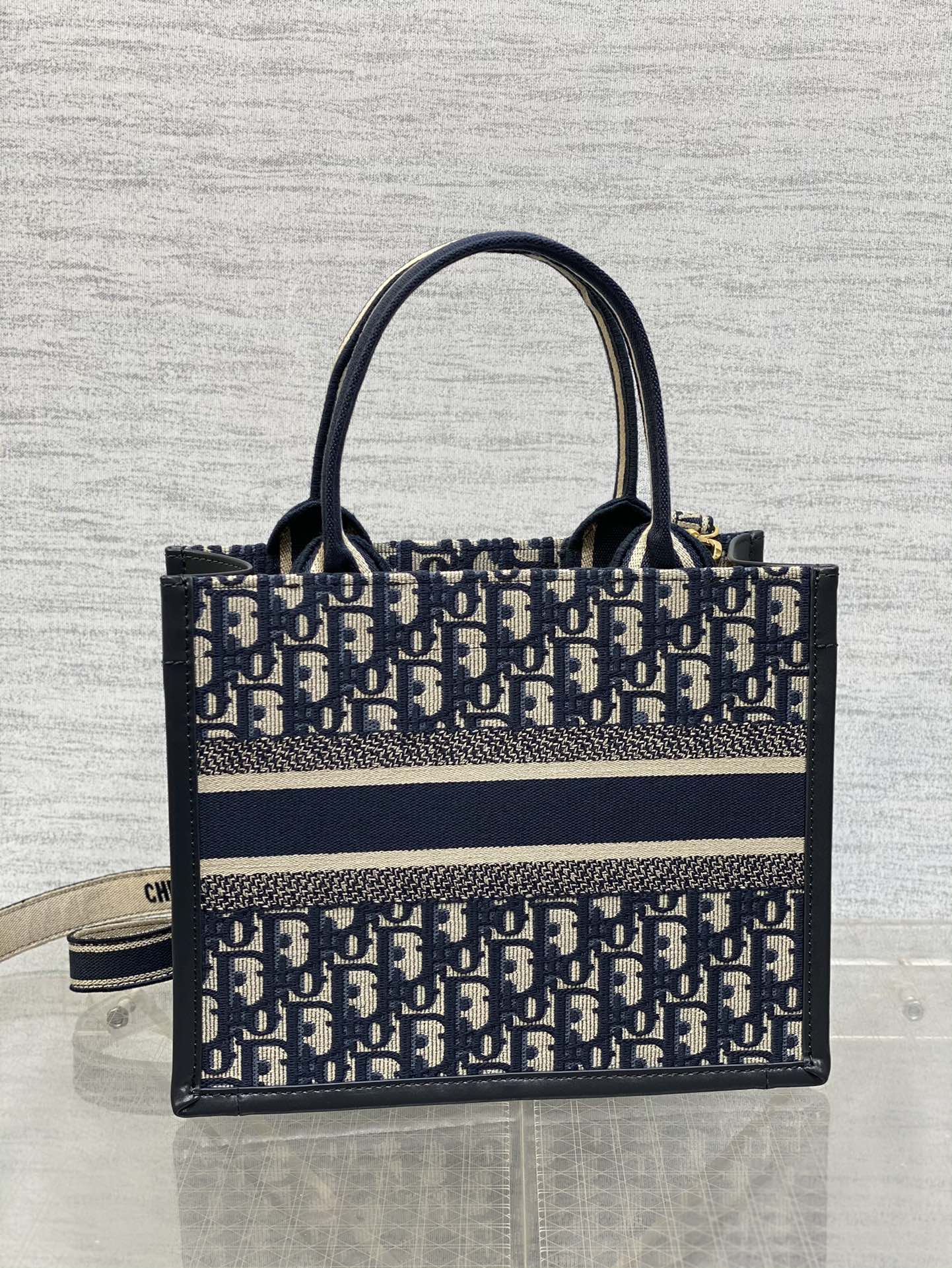 Bolso Book Tote CD 26 cm