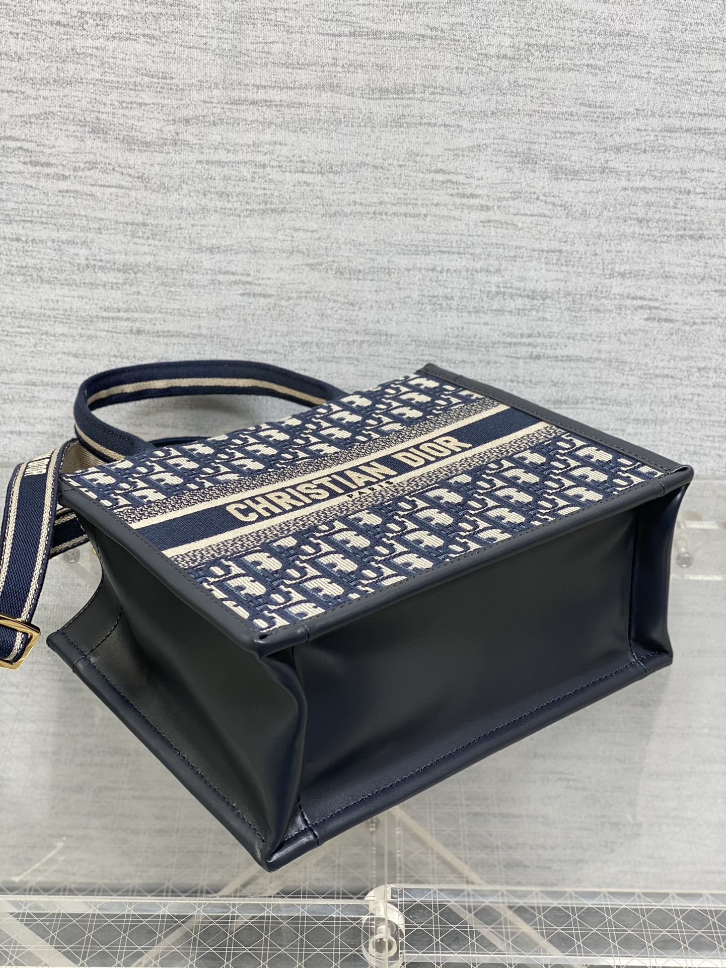 Bolso Book Tote CD 26 cm