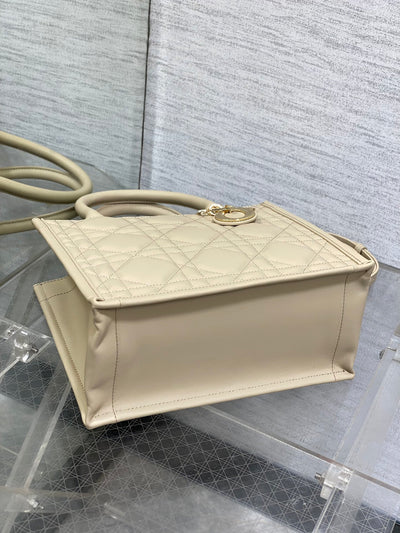 Bolso Book Tote beige 26 cm