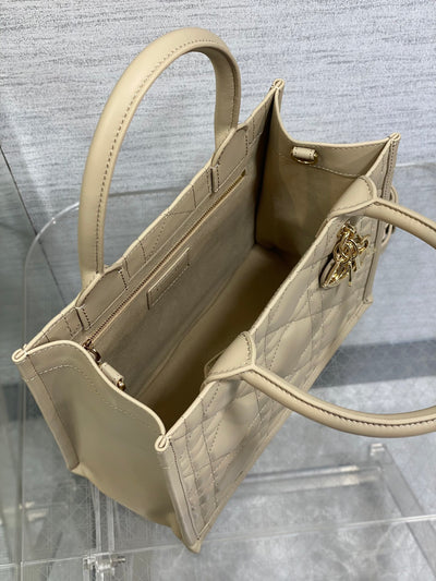 Bolso Book Tote beige 26 cm