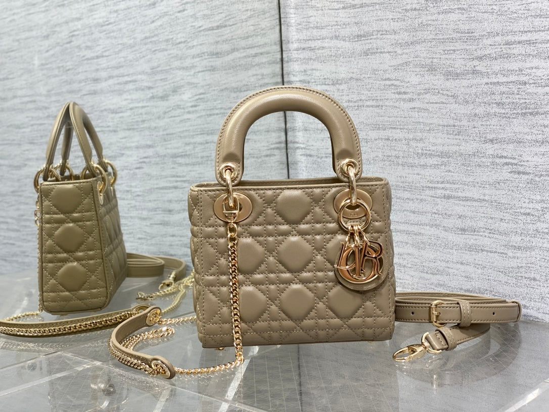 Minibolso Lady Dior beige 17 cm