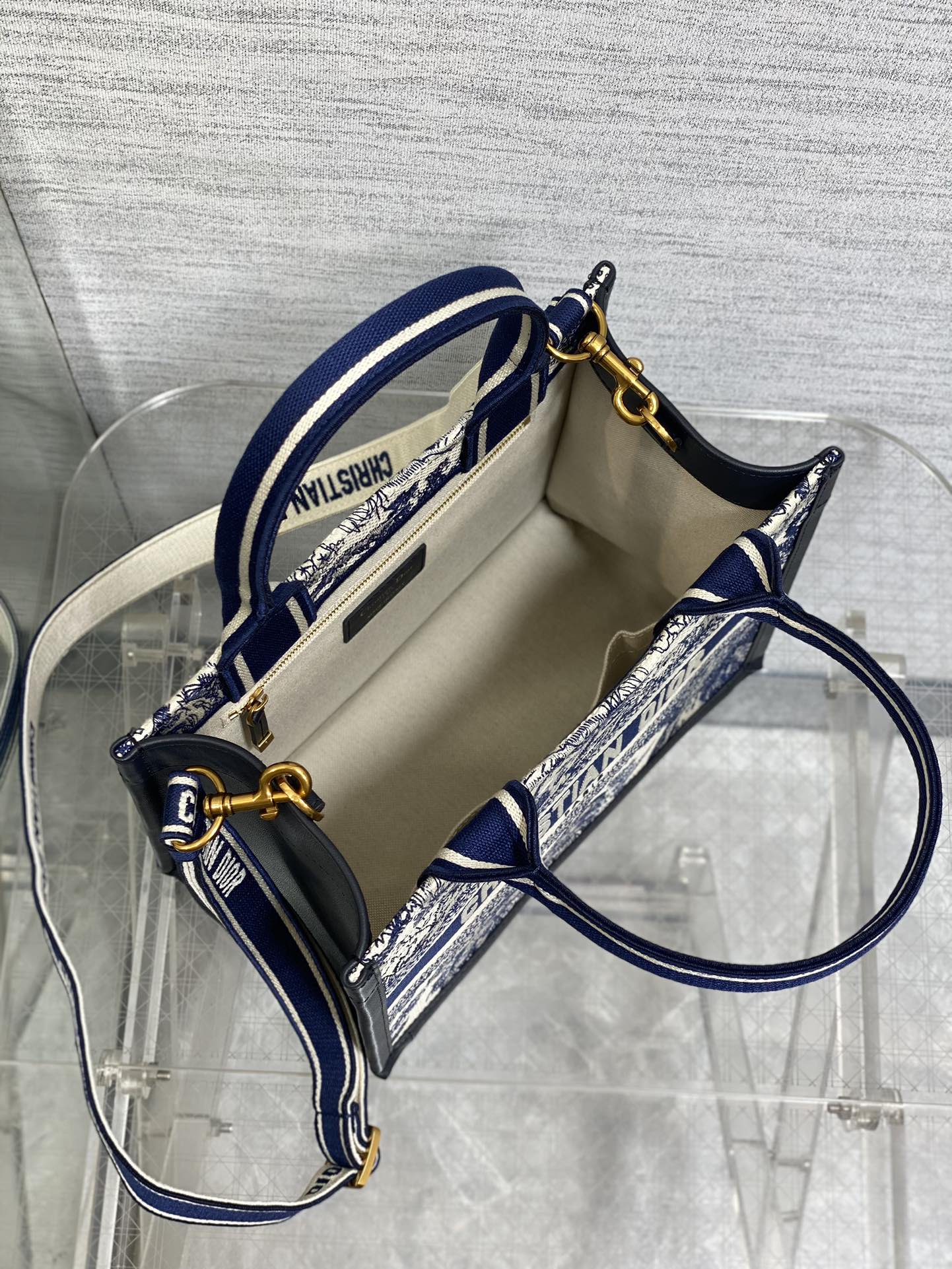 Bolso Book Tote tiger 26 cm