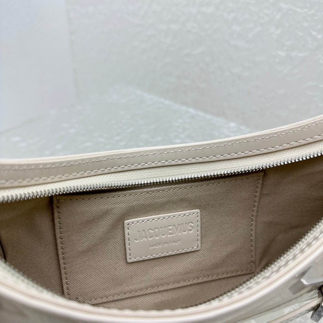 Bolso Bisou Blanco Charol 27 cm