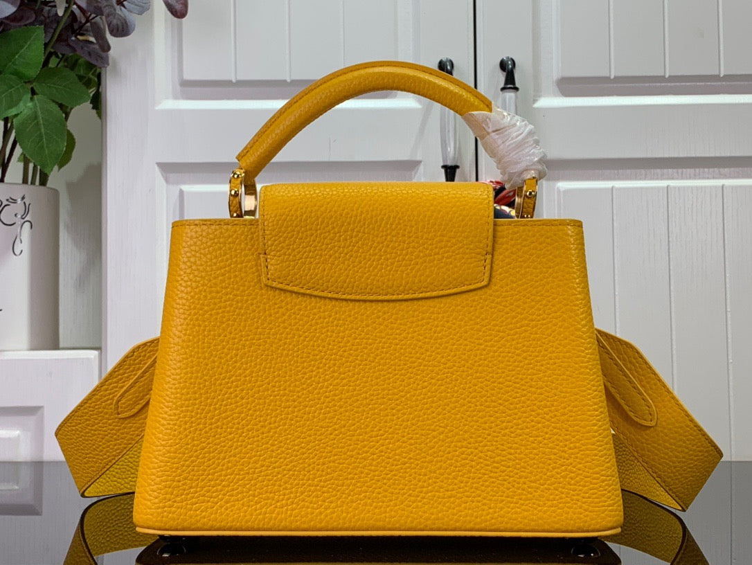 Bolso Capucines Mini Safran