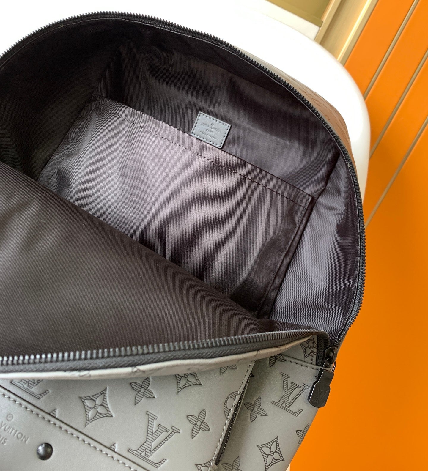 Mochila Racer Gris Monograma