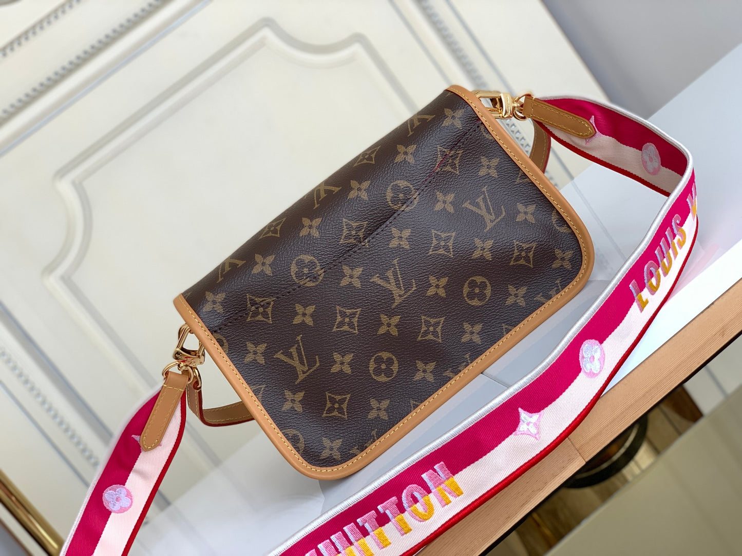 Bolso Satchel Diane Rosa Fucsia
