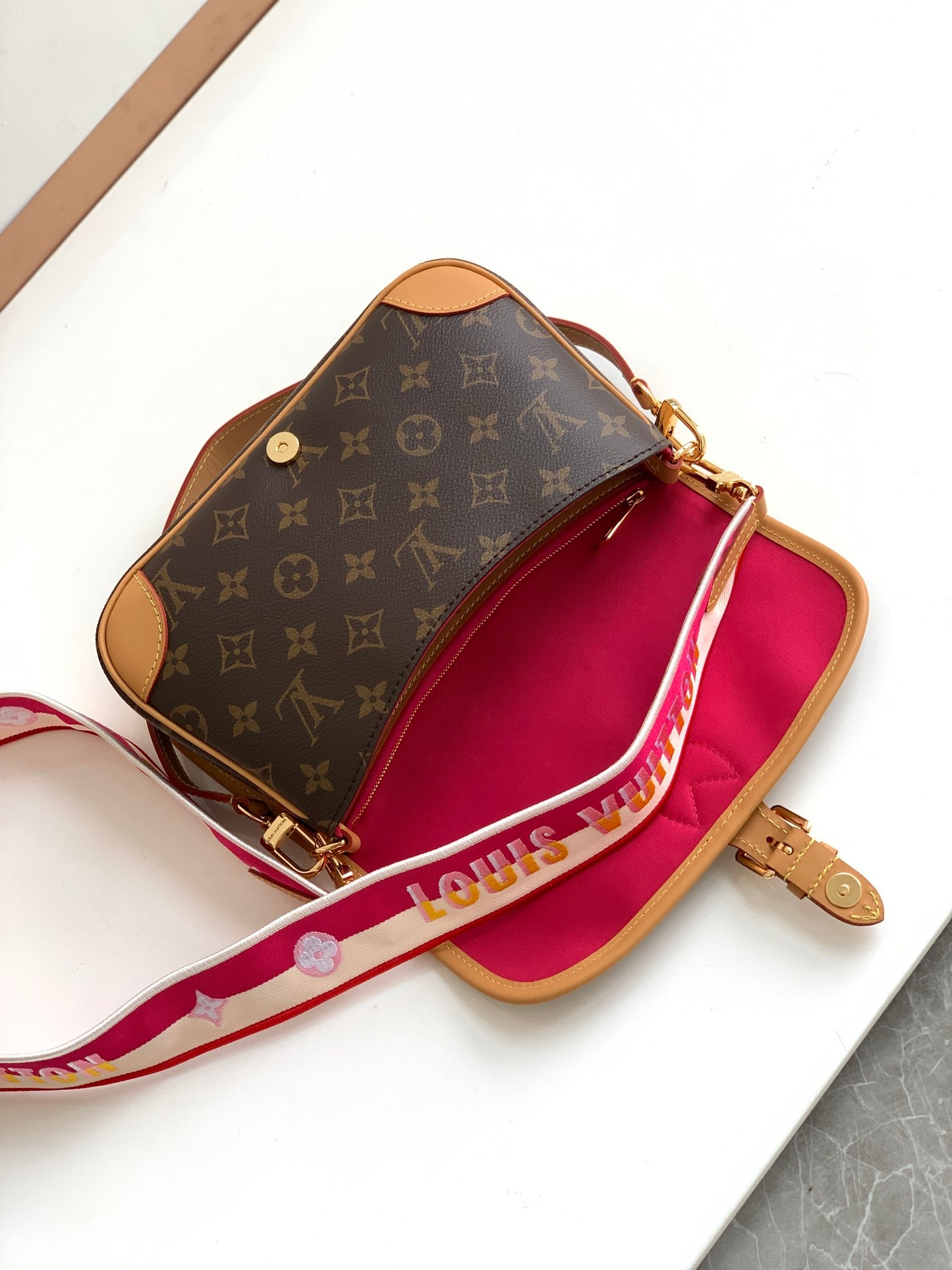 Bolso Satchel Diane Rosa Fucsia