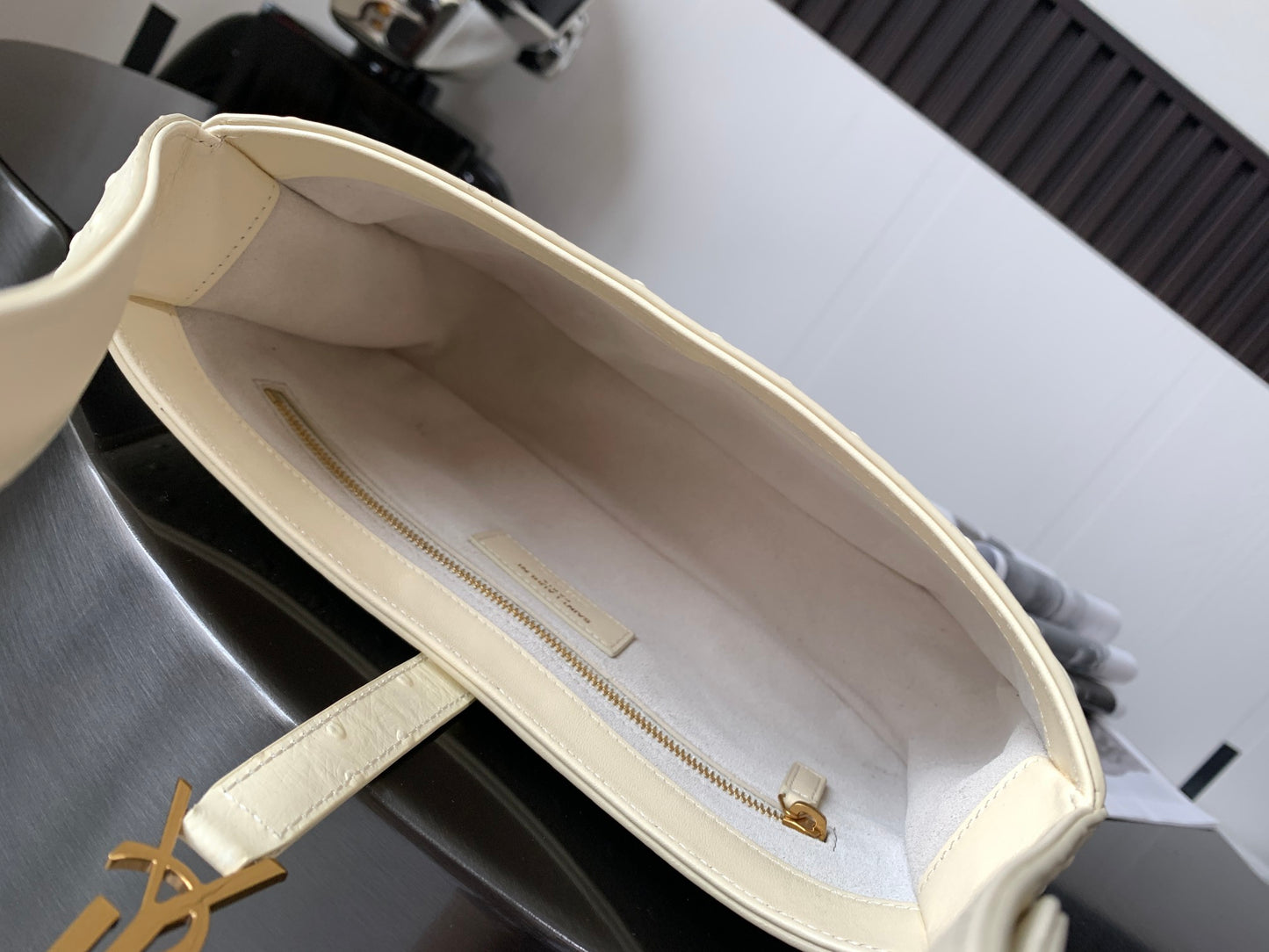 Bolso Hobo Le 5 a 7 Piel Avestruz