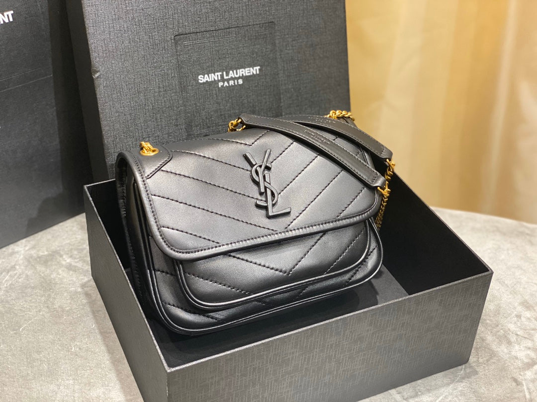 Bolso Baby Niki Negro 21 cm