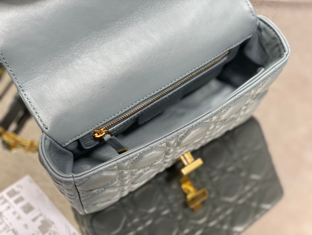 Bolso Pequeño Dior Caro Gris