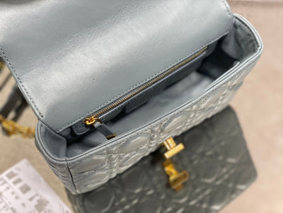 Bolso Pequeño Dior Caro Gris