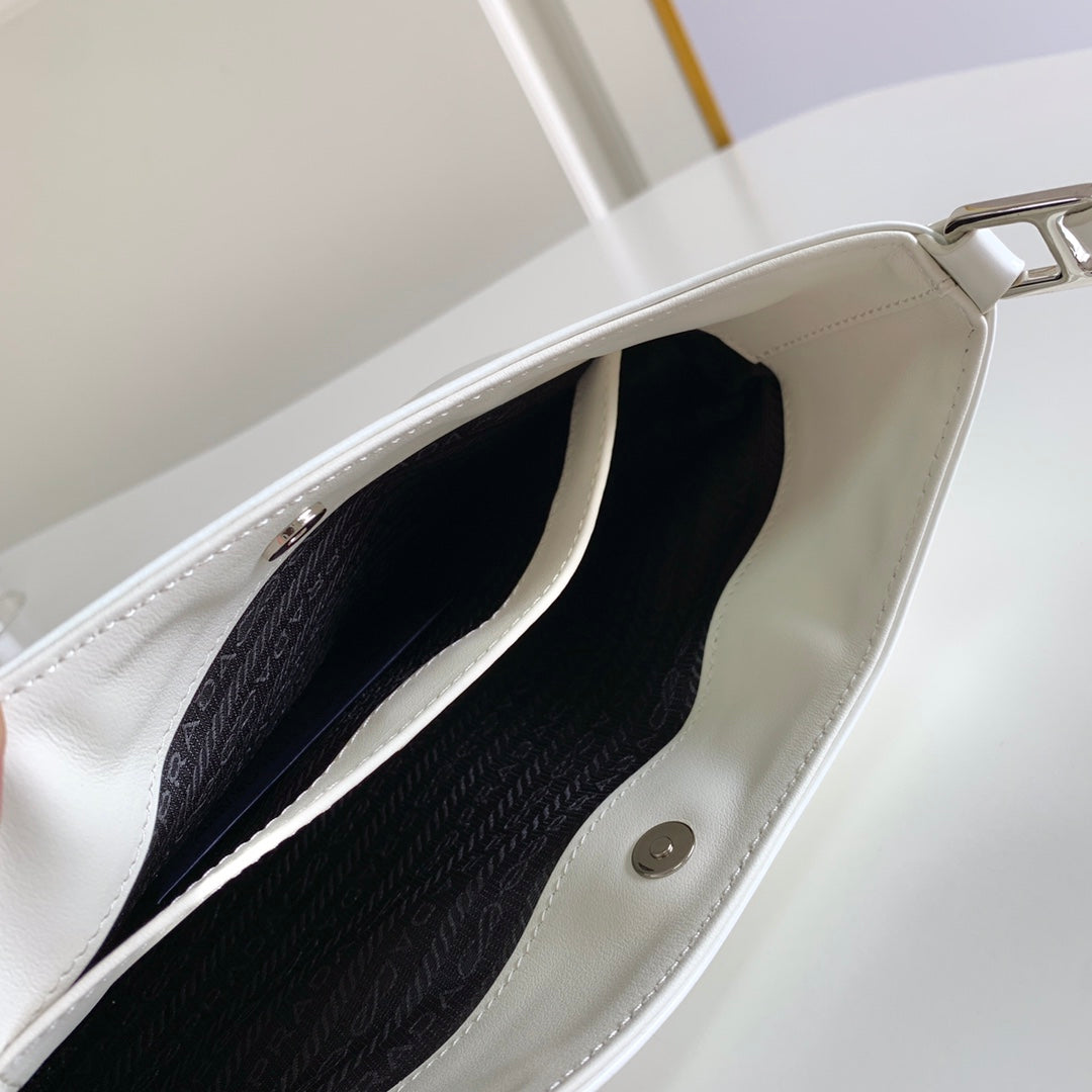 Bandolera de piel cepillada Prada Cleo Blanco