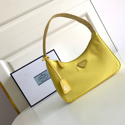 Minibolso Nylon Re-Edition 2000 Amarillo 22 cm