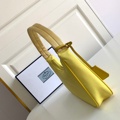 Minibolso Nylon Re-Edition 2000 Amarillo 22 cm
