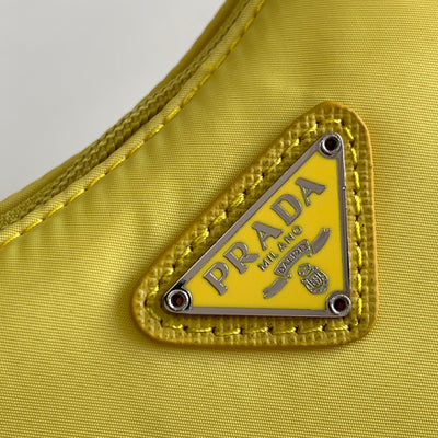 Minibolso Nylon Re-Edition 2000 Amarillo 22 cm