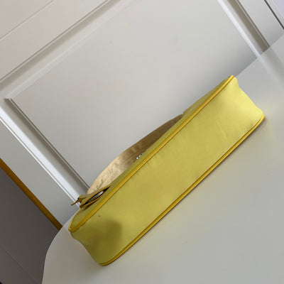 Minibolso Nylon Re-Edition 2000 Amarillo 22 cm