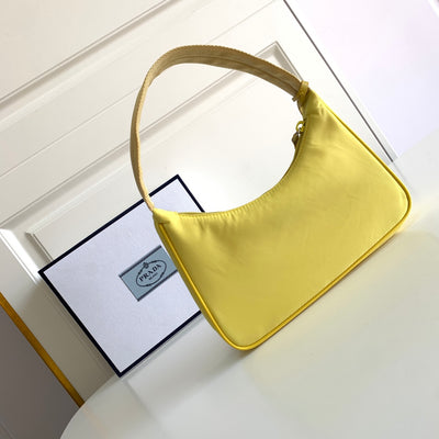 Minibolso Nylon Re-Edition 2000 Amarillo 22 cm