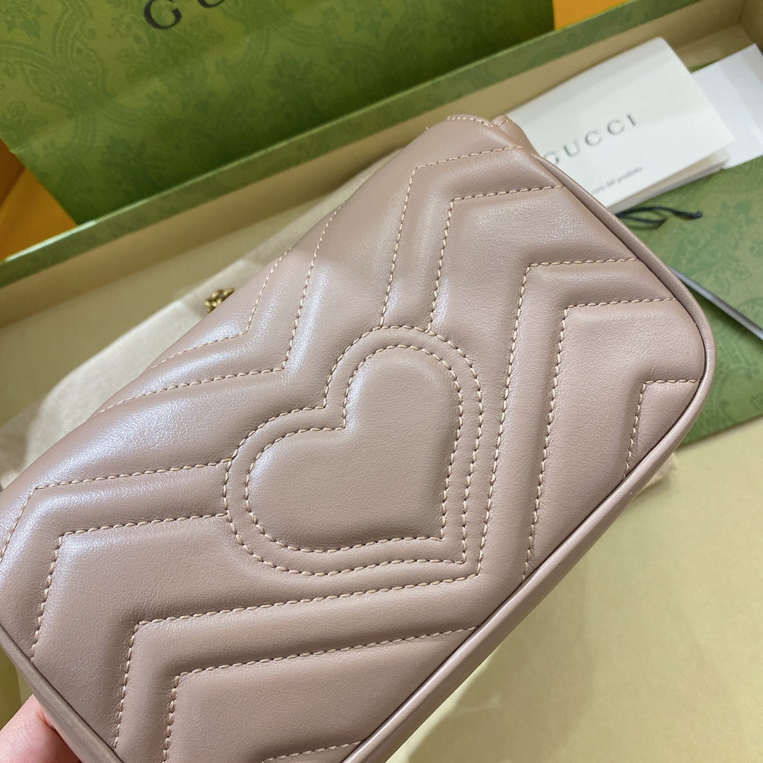 Microbolso GG Marmont de Piel Matelassé Rosa